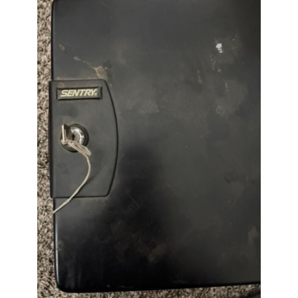 Sentry Black Wall Lock box with key